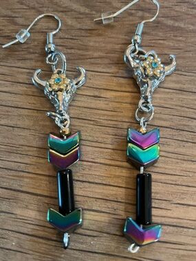 Western Style Silver Tone Bull Skull Dangle Earrings